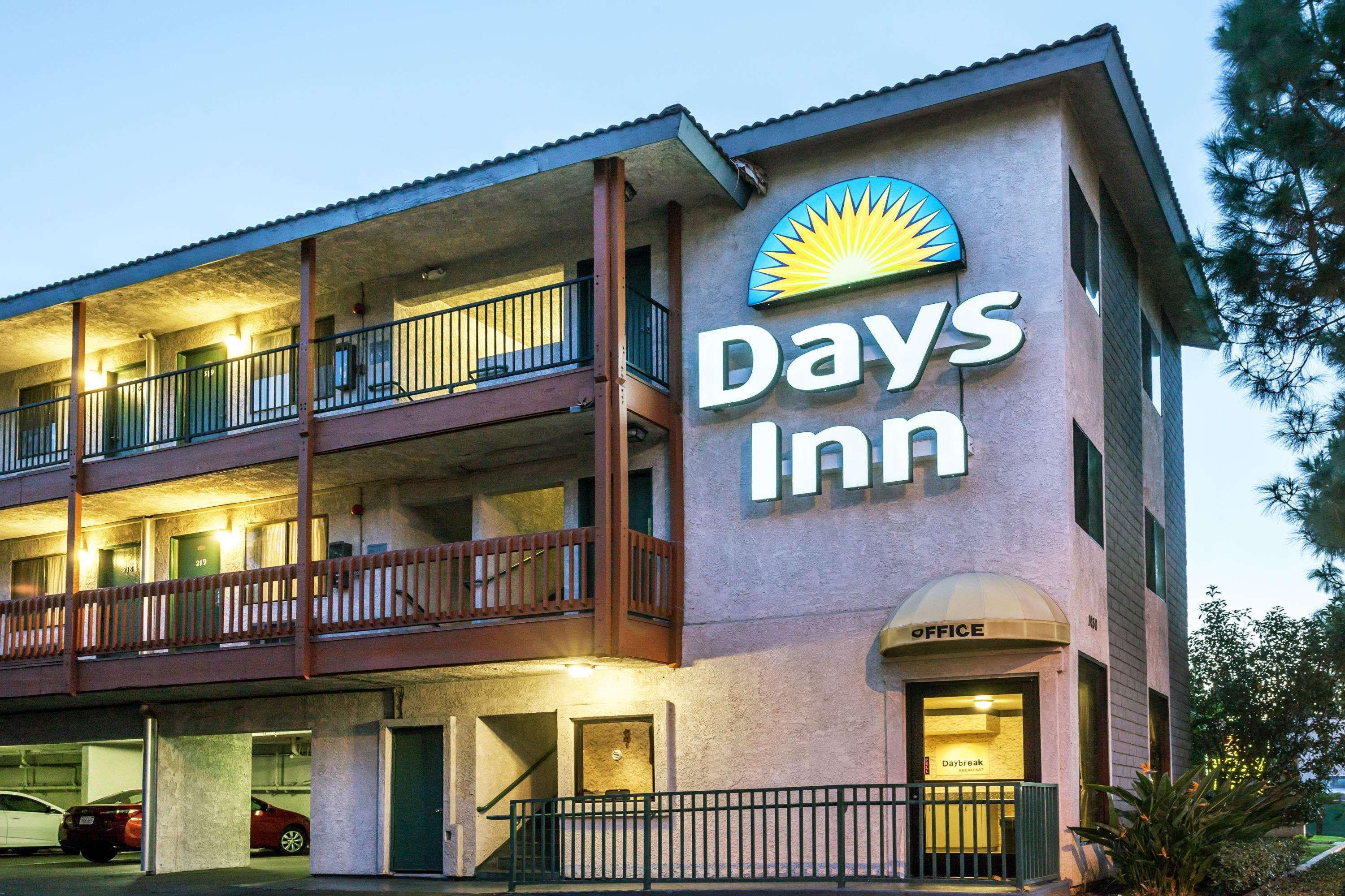 Days Inn By Wyndham Anaheim West Bagian luar foto